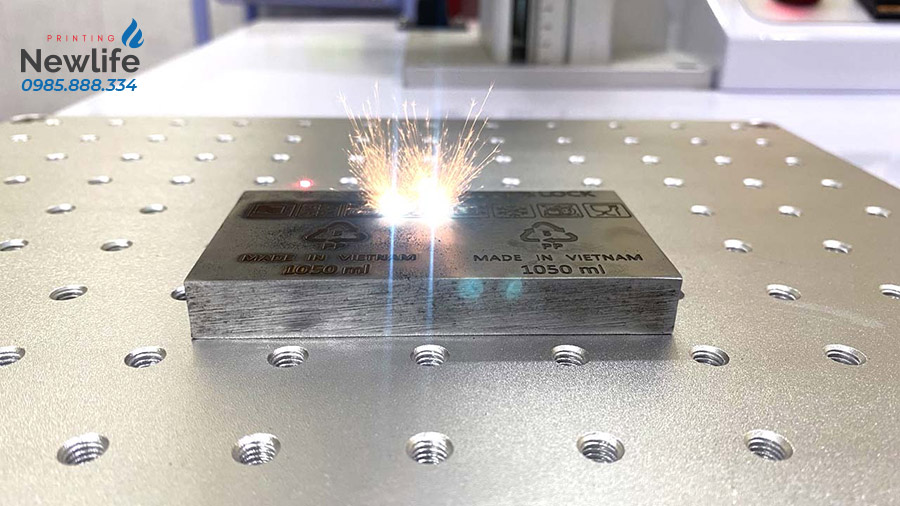 khac-laser-tem-inox-tai-thanh-hoa
