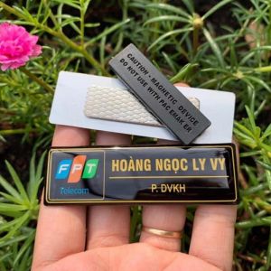 Bảng tên nhân viên cố định FPT